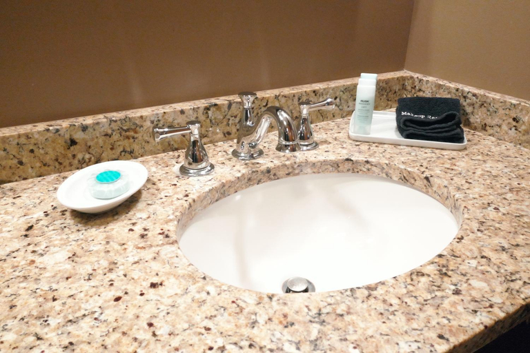 Bathroom 4, Timberlake Lodge, Itasca