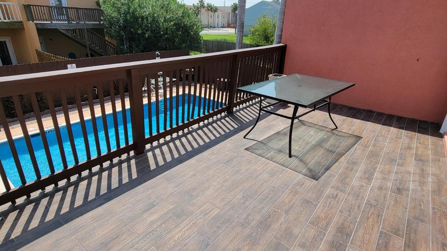 Others 4, Campeche Triplex Unit B, Cameron