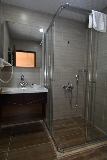 Bathroom 4, Burcu Cave Hotel, Ürgüp