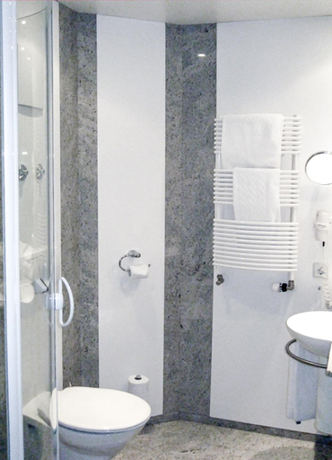 Bathroom 3, Hotel Broßler, Aschaffenburg