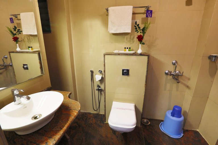Bathroom, Hotel Durene, Khordha