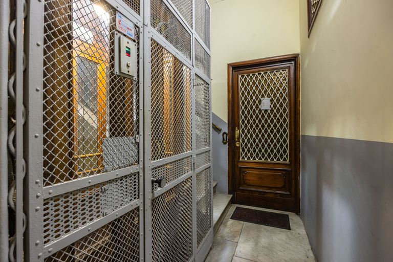Front of property 3, Casa Nostos Alabardieri by Napoliapartments, Napoli