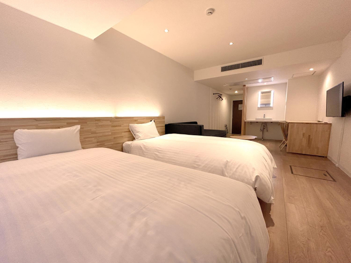 Bedroom 2, Kochi Sunrise Hotel, Kōchi