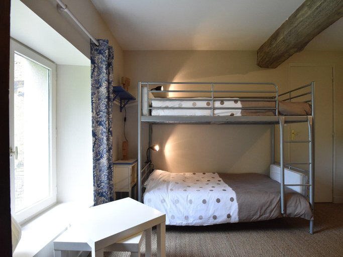 Bedroom 2, Holiday home in Angers with private garden, Mayenne