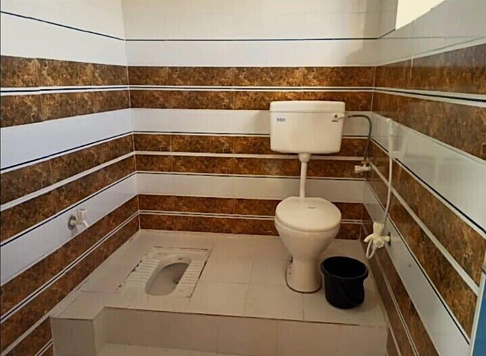 Bathroom 3, Swami Om Bhakt Nivas, Solapur