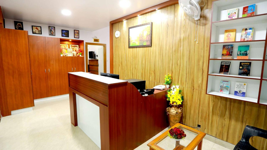 Public Area 2, Base9 Cochin Airport Hotel, Ernakulam