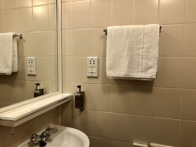 Bathroom 3, Mitre House Hotel, London