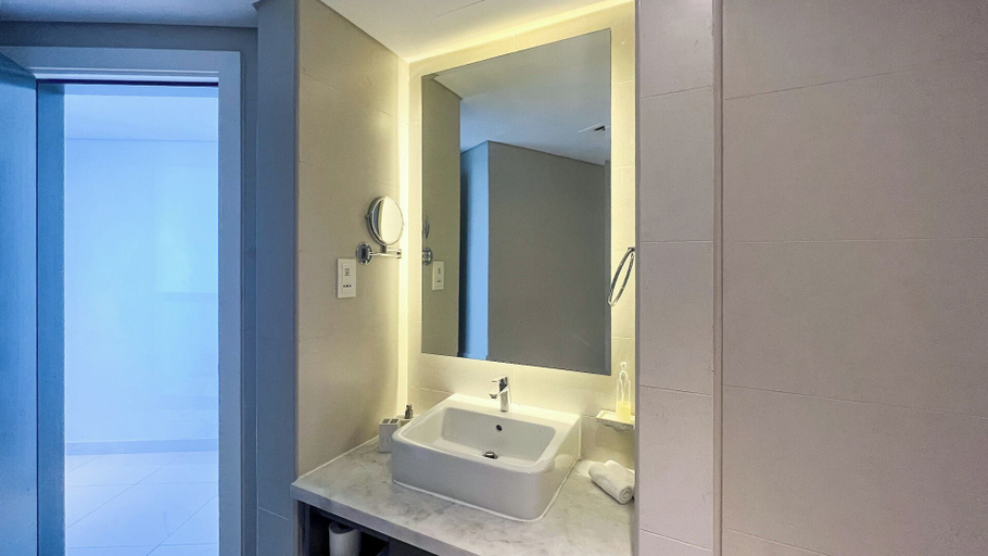 Bathroom 3, Centrally Located Cozy Burj Khalifa view, Dubai