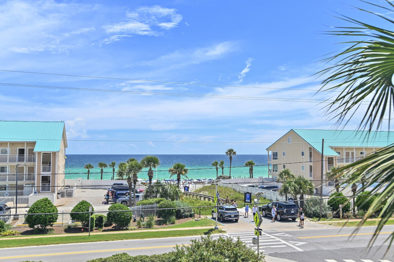 Exterior & Views 2, Grand Caribbean East 313, Okaloosa