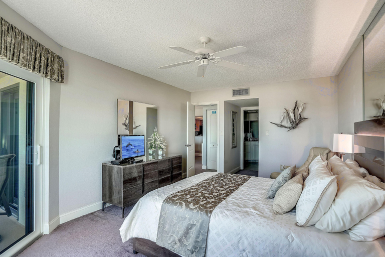 Bedroom 4, Land's End 6-404 Beach Front, Pinellas