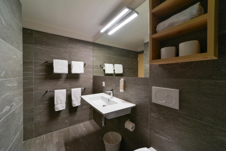 Bathroom 3, Hotel Maloja Kulm, Maloja