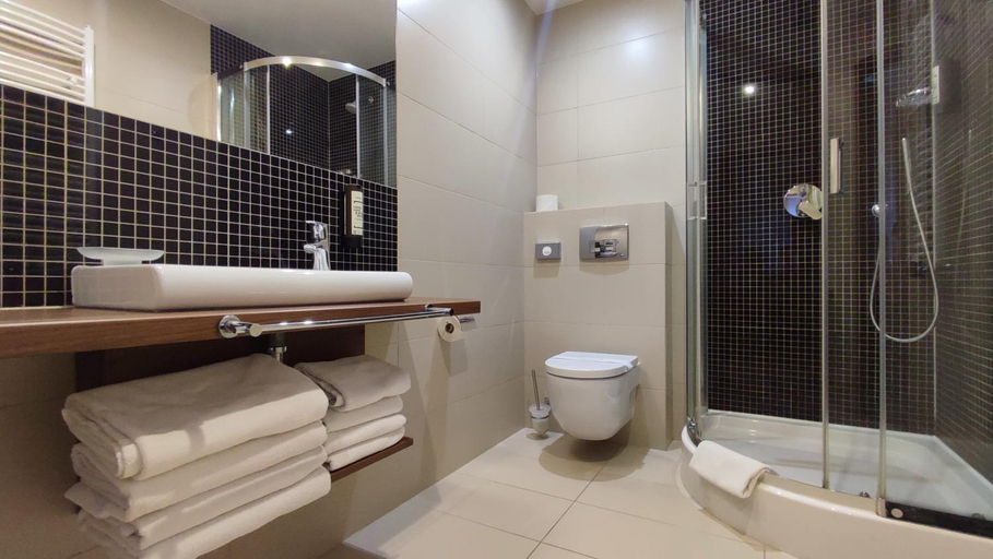 Bathroom 4, GEM HOTEL, Środa Śląska
