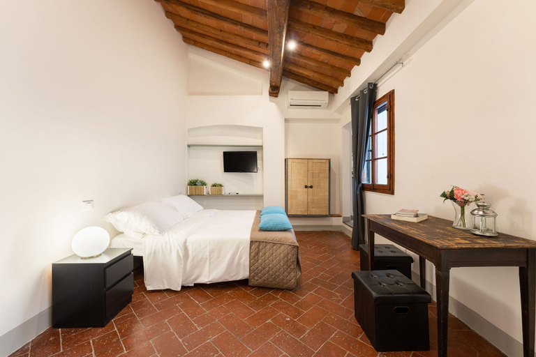 Room 2, Vigna Vecchia Bilo in Firenze, Florence