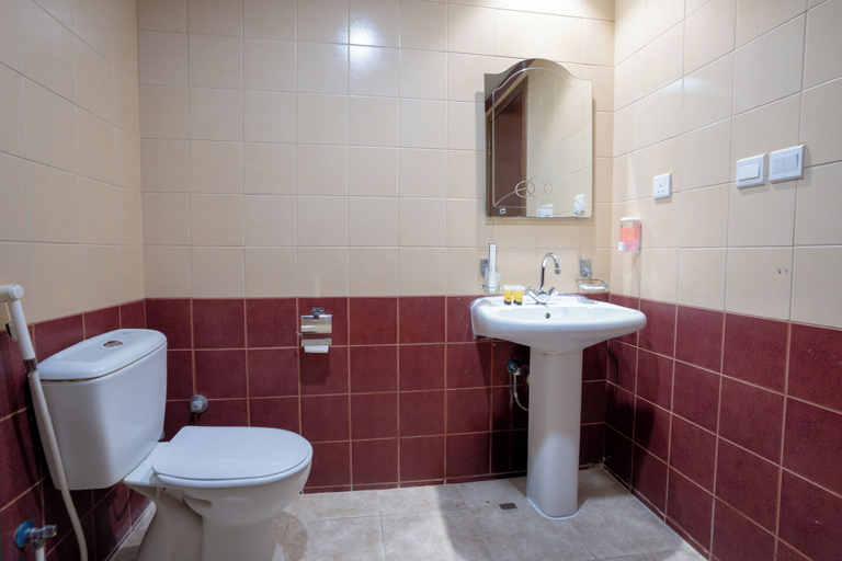 Bathroom 5, Saif plus 2, Makkah