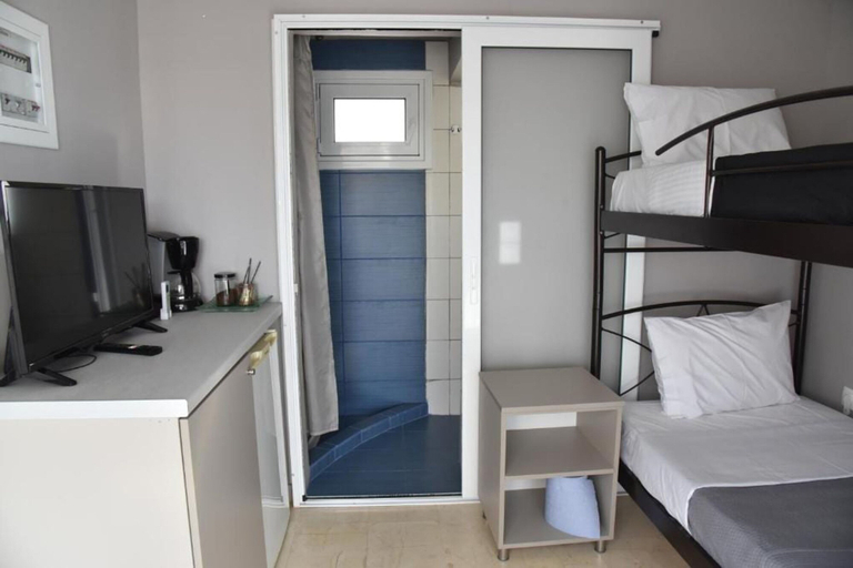 Room 2, Athens Tiny Rooftop by Super Host Hub, Attica
