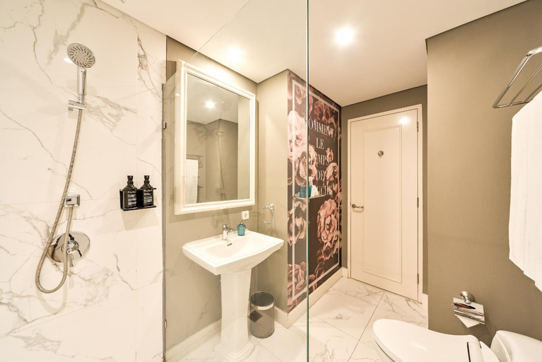 Bathroom 6