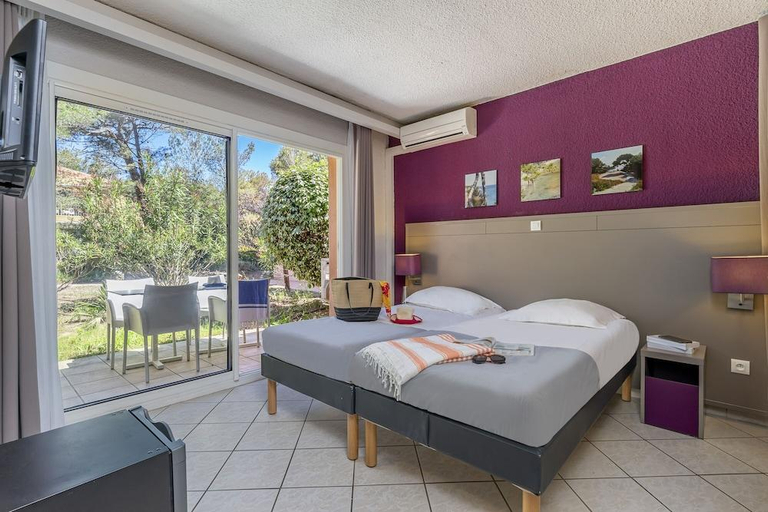 Bedroom 3, Presqu'île de Giens "Riviera Beach Club", Var