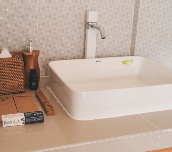 Bathroom 3, Evara Lifestyle Homes By Aayan, Tabanan