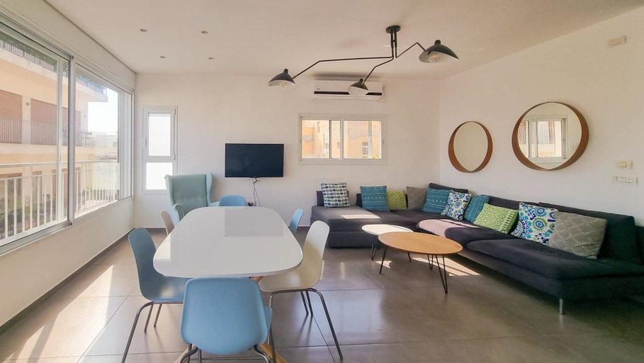 Room 3, Geula Tulipe in Tel Aviv-yafo