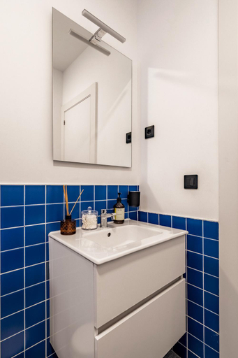 Bathroom 3, Bob W Madrid Atocha, Madrid