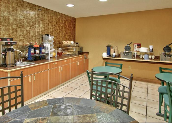 Food & Drinks, Western Skies Inn & Suites, Valencia