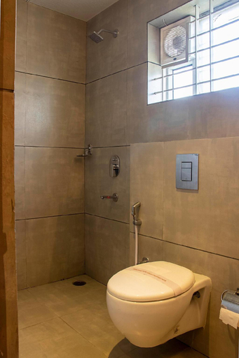 Bathroom 4, Hypons Hotel Koramangala, Bangalore