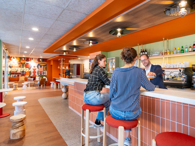 Food & Drinks 5, ibis Styles Prevessin Geneve Airport, Ain