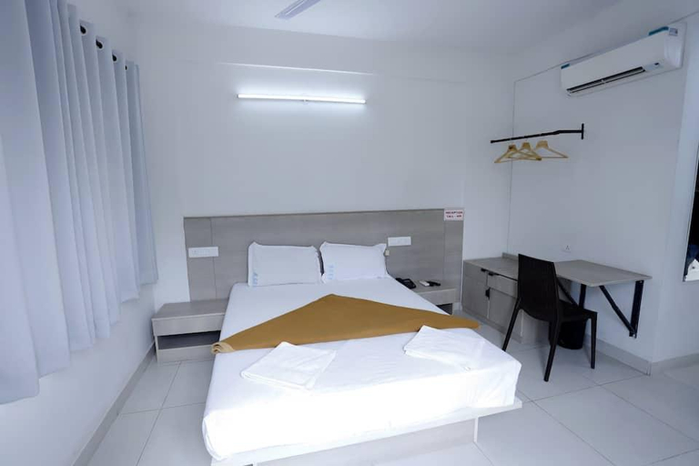 Bedroom 2, Hotel Gurudev Residency, Bangalore