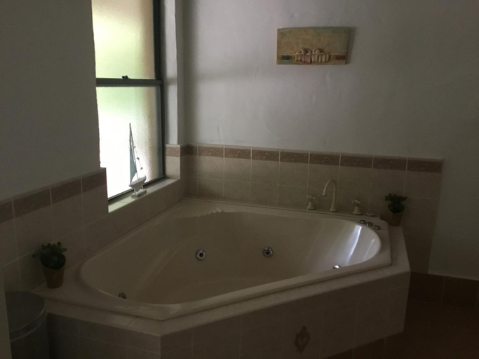 Bathroom 3, Smoky Cape Retreat, Kempsey