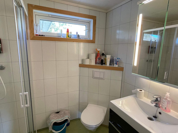 Bathroom, person holiday home in Espevaer-By Traum, Bømlo