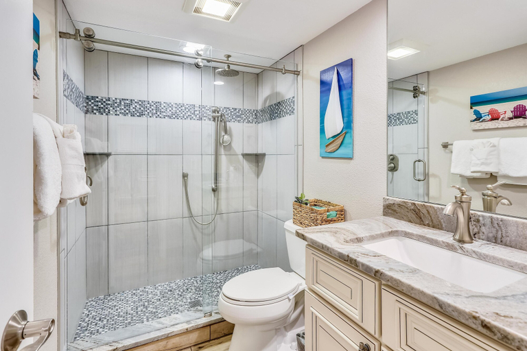 Bathroom 4, Land's End 11-405 Beach Front - Premier, Pinellas