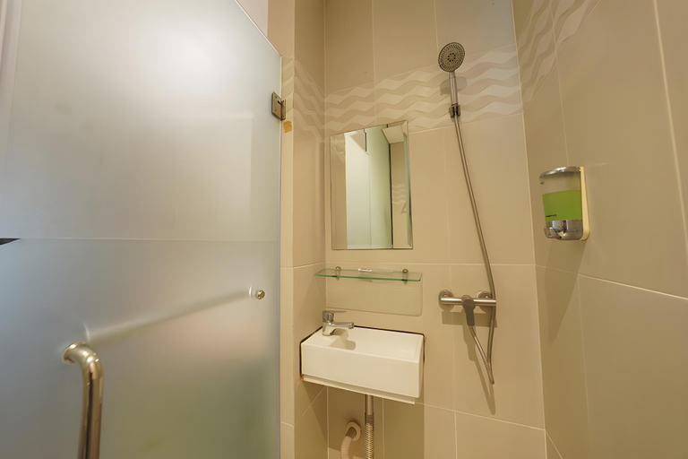 bathroom 4