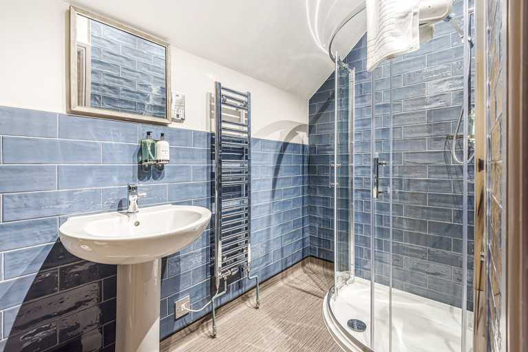 Bathroom 3, Charlcombe Inn, Bath and North East Somerset