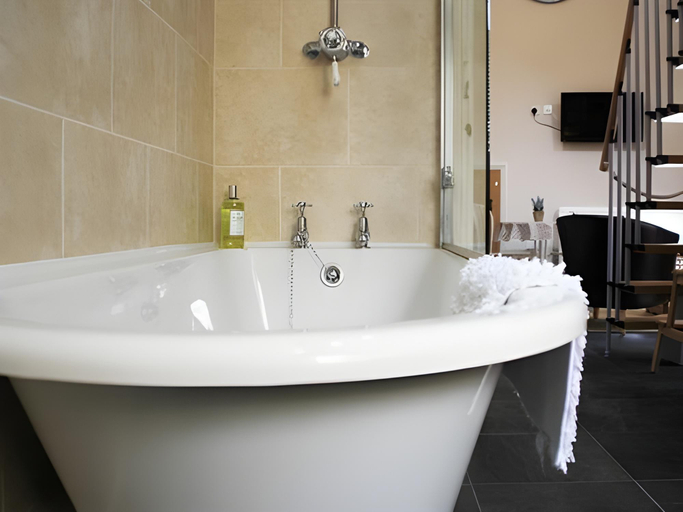 Bathroom 4, The Queens, Shropshire