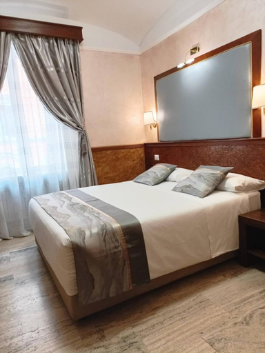 Bedroom 2, Korean Sonata, Roma