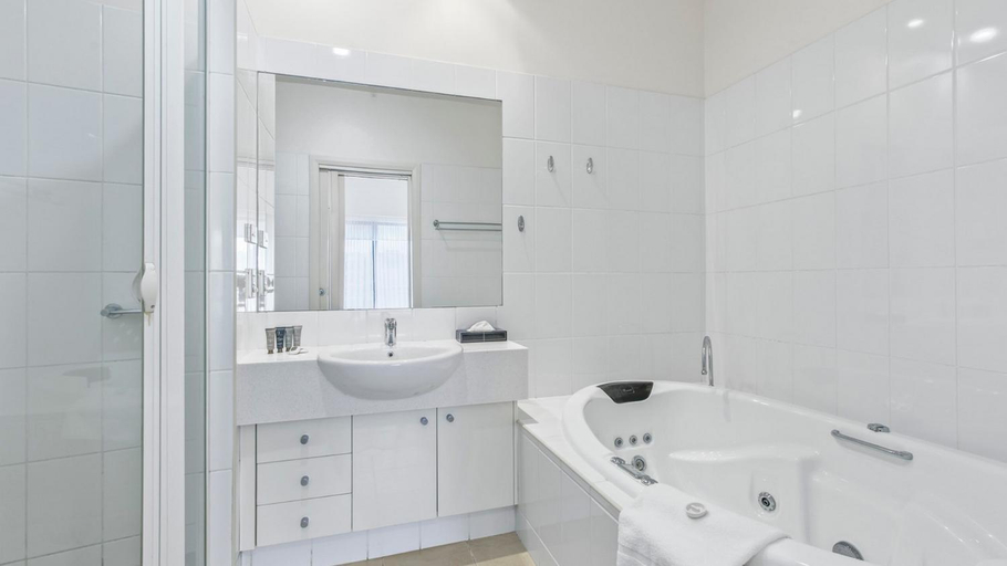 Bathroom 4, The Esplanade Resort And Spa, E. Gippsland - Bairnsdale