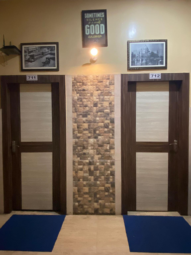 Others 3, MONOVILLA INN, Kolkata