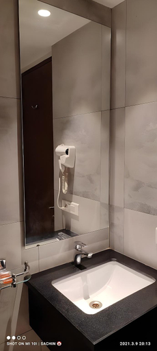 Bathroom 4, Hotel Le Lotus Grand, Varanasi