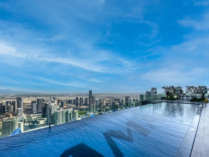 Sport & Beauty 3, Burj Khalifa View Pool -1 BDR Paramount, Dubai