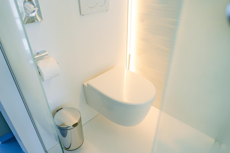 Bathroom 3, MY Cloud Transit Hotel - Guests with International Flight Only!, Frankfurt am Main