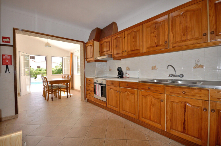 Private kitchen 4, Spacious villa with private pool, Loulé