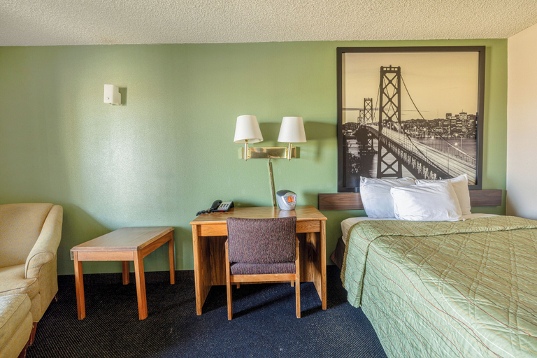 Bedroom 3, Townhouse Barstow On Historic Route 66 CA I 15, San Bernardino