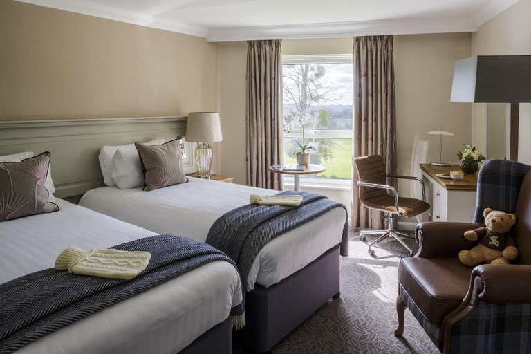 Bedroom 2, Tewkesbury Park, Gloucestershire