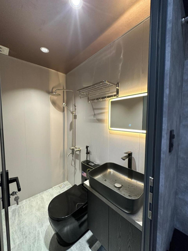 Bathroom 3, Kim Dong Homestay, Buon Ma Thuot