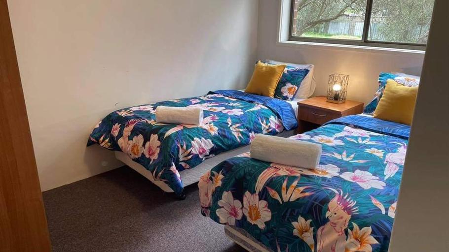 Bedroom, The Black Horse Hotel, Melbourne