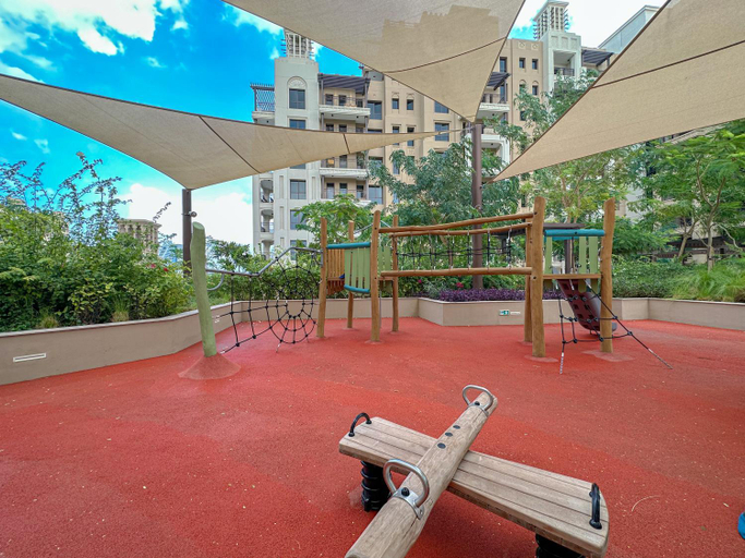 Others 5, Charming Modern Apartment Close To The Souk in MJL, Dubai