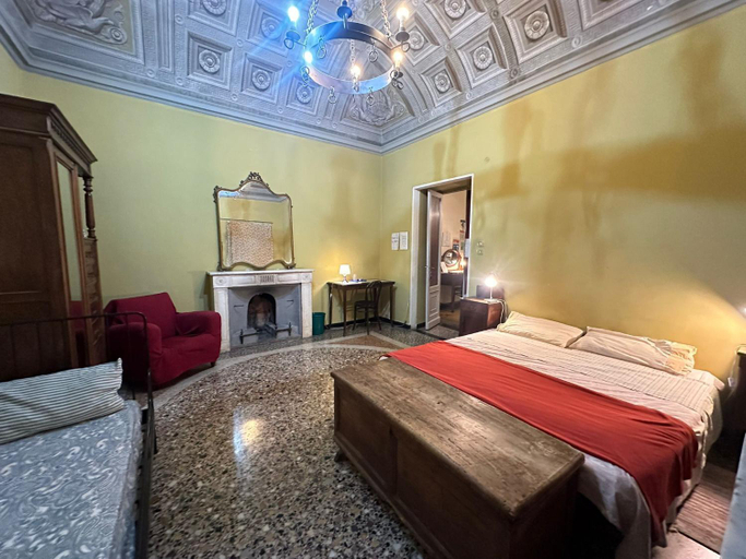 Others 3, B&B Bandabrisca, Genova