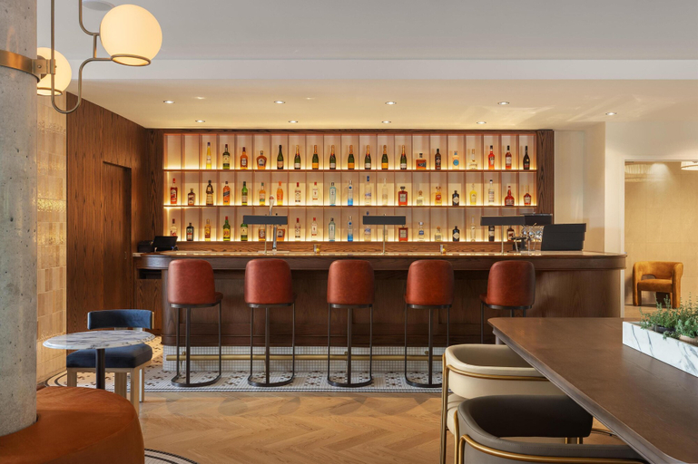 Food & Drinks 5, Hotel Railwayparc Montreal, Tapestry Collection By Hilton, Montréal