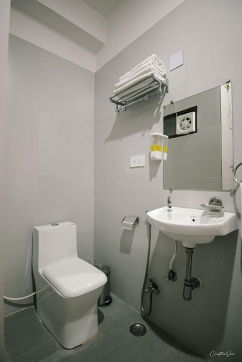 Bathroom 3, Hotel Paramount, Udaipur