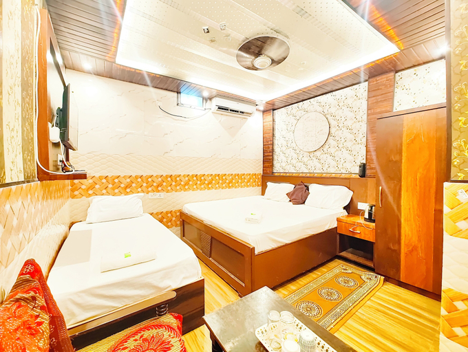 Bathroom 3, Hotel Hanuman Palace Ayodhya, Faizabad
